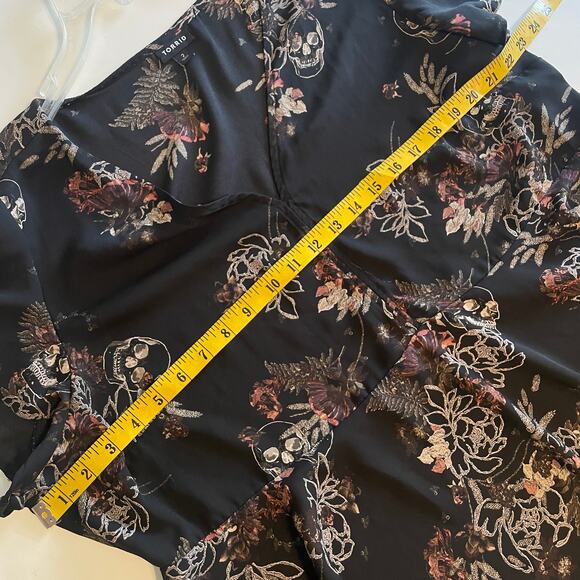 Torrid Black Floral Peplum Blouse Womens Size 2X V-Neck Semi Sheer Top - Picture 6 of 7